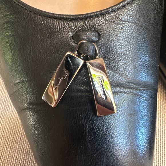 Vintage Salvatore Ferragamo Black Pumps with metallic Heel Size 7.5 - Picture 12 of 12